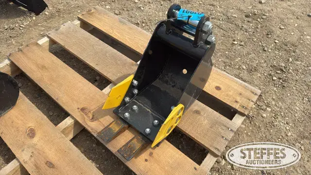 Mini excavator bucket