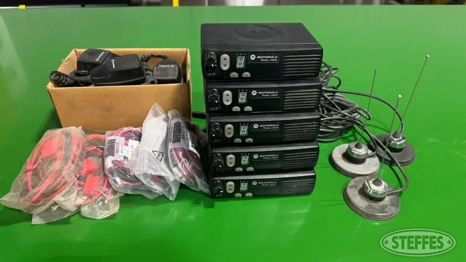 Motorola CM200 Business Band Radio