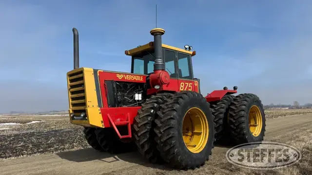 1983 Versatile 875