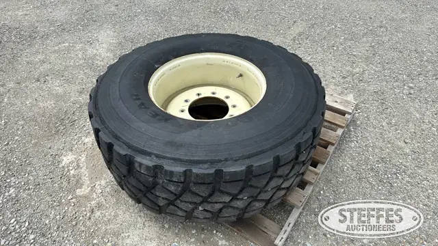 Goodyear 445/65R22.5 tire