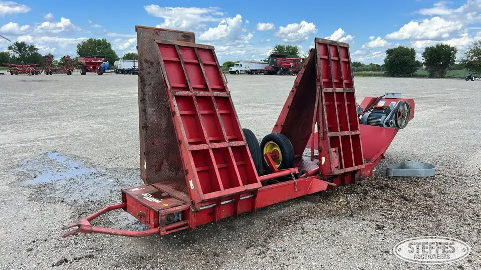 Sudenga Transfer-Jump Augers and Conveyor