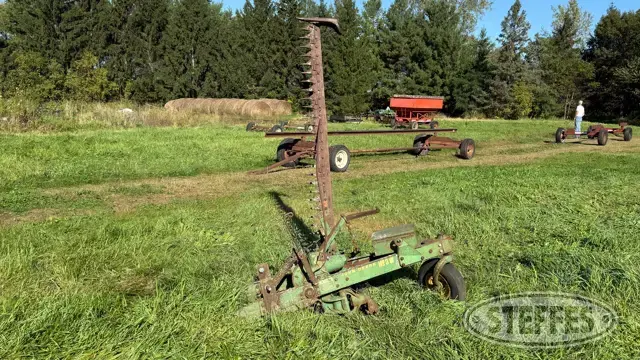 John Deere No. 8 W