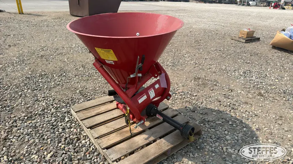 3 pt. fertilizer spreader Lawn Sprayers and Spreader
