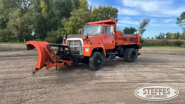 1990 Ford L8000