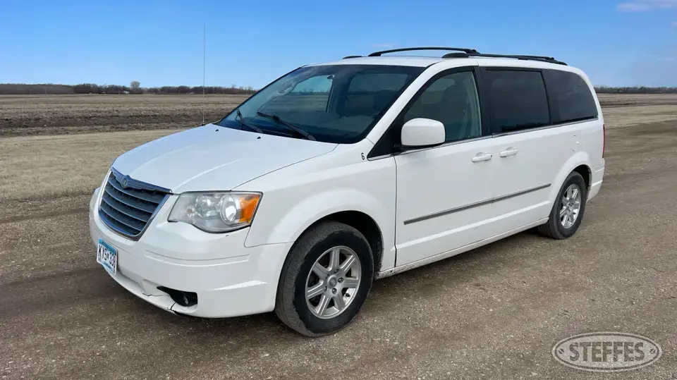2010 Chrysler Town & Country Van