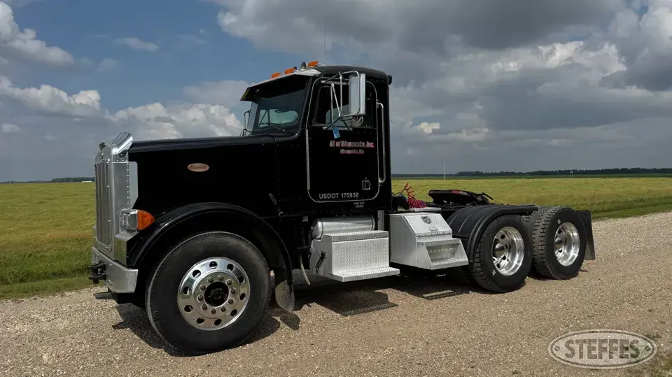 2000 Peterbilt 378 Conventional Truck without Sleeper