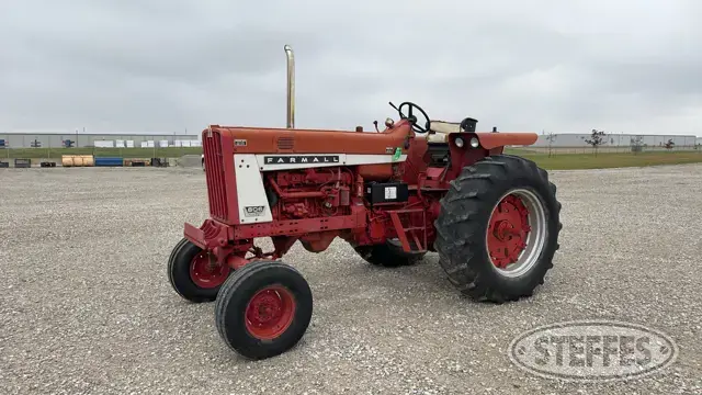 1965 Farmall 806