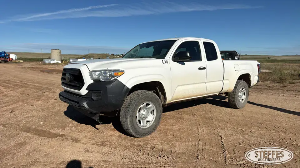 2020 Toyota Tacoma SR5 Compact Pickup