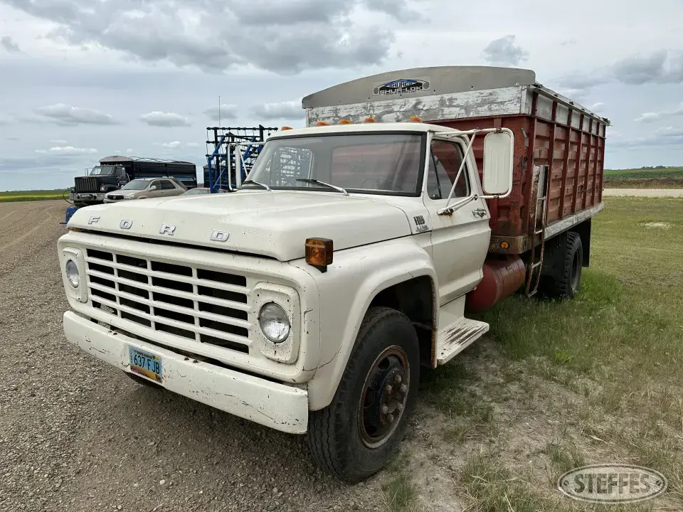 1976 Ford F600 Single Axle Boxed Truck