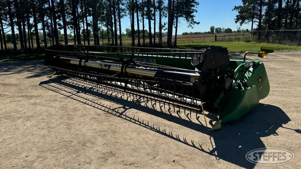 2001 John Deere 925F Flex Head