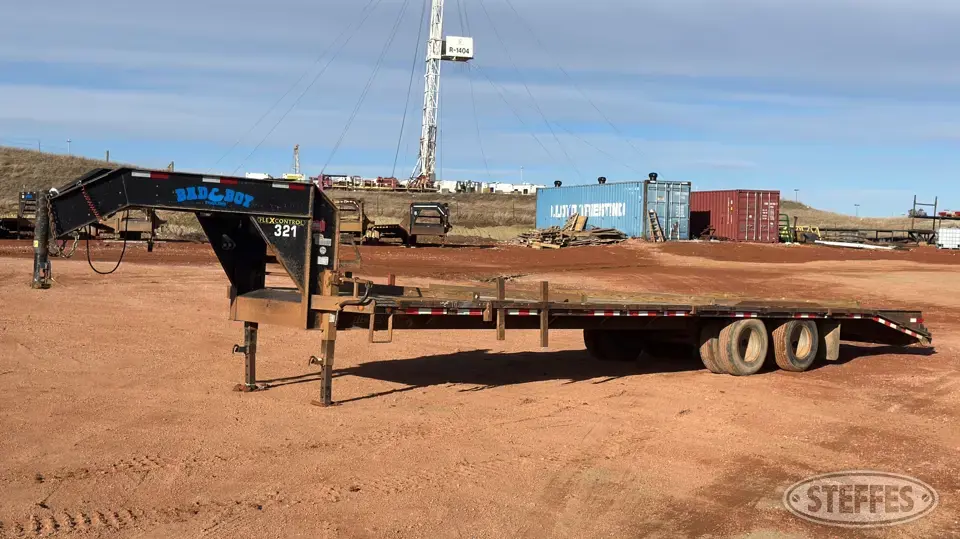 2011 Elite Dovetail 32 Flatbed Trailer