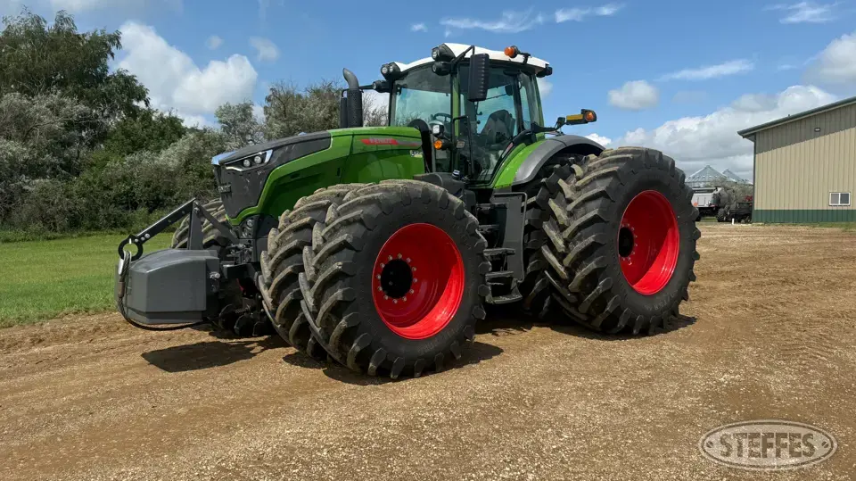 2023 Fendt 1050 Vario MFWD Tractor