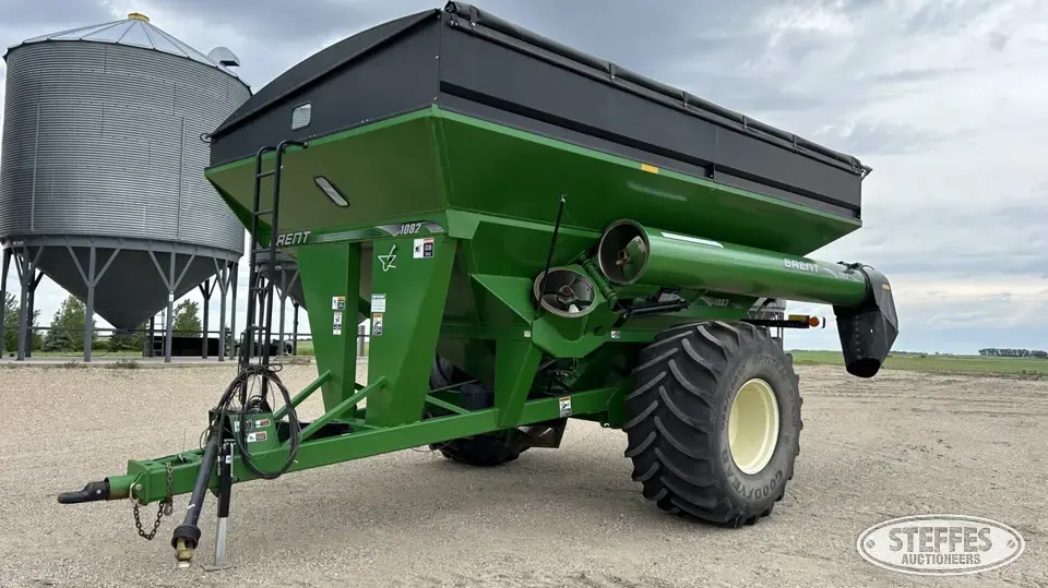 2012 Brent 1082 Grain Cart
