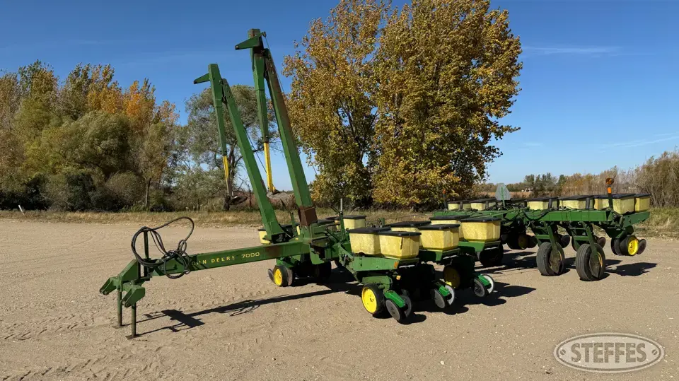 John Deere 7000 12 or More Row Planter