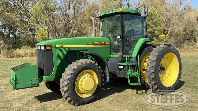 2000 John Deere 8110