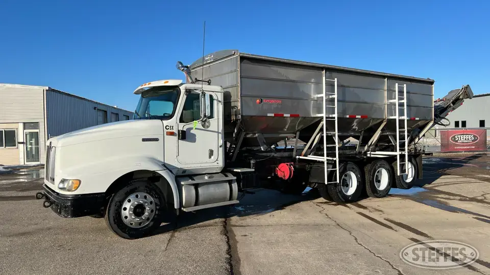 2001 International 9400i Seed Tender Truck
