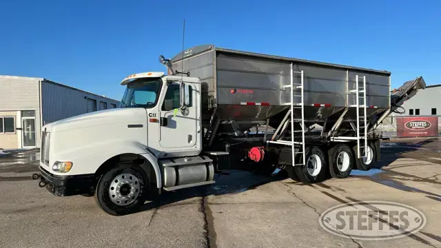 2001 International 9400i