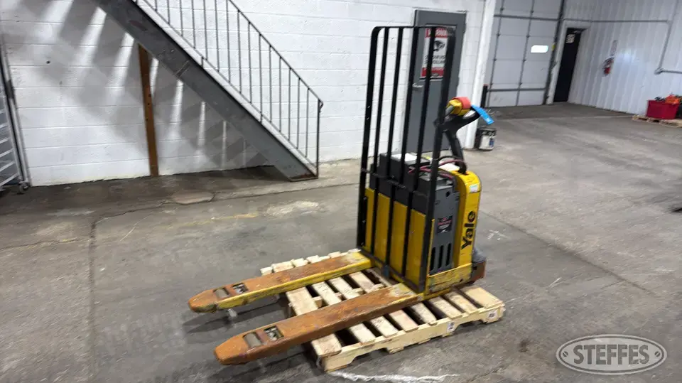 Yale MPW050-EN24T2748 Warehouse Forklift