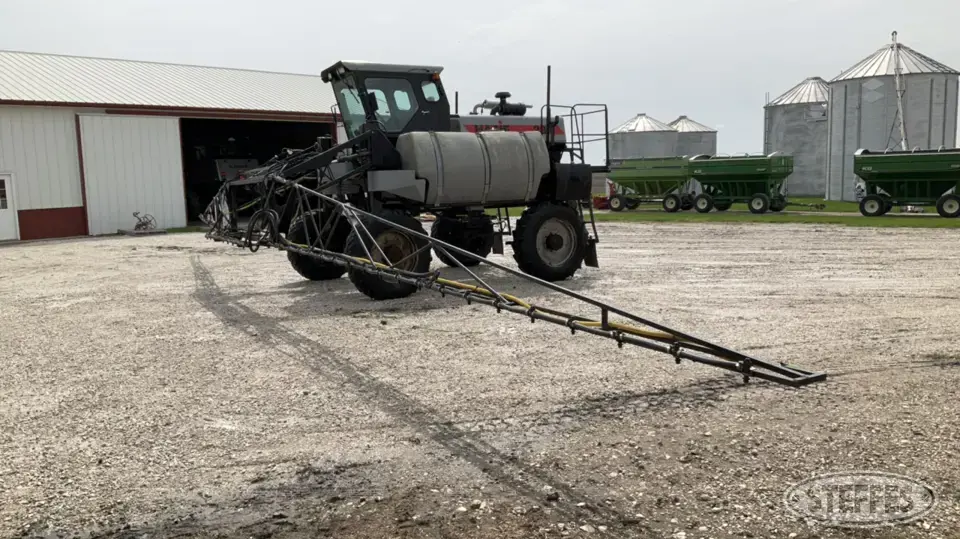 1994 Hagie 284 Self-Propelled Sprayer