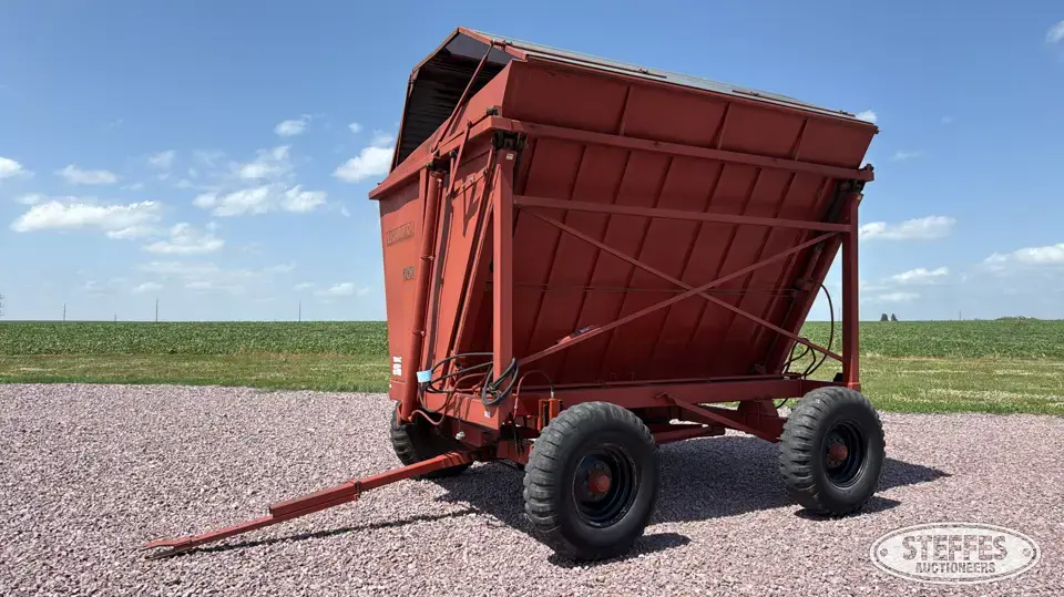 Richardton 700 Dump Cart