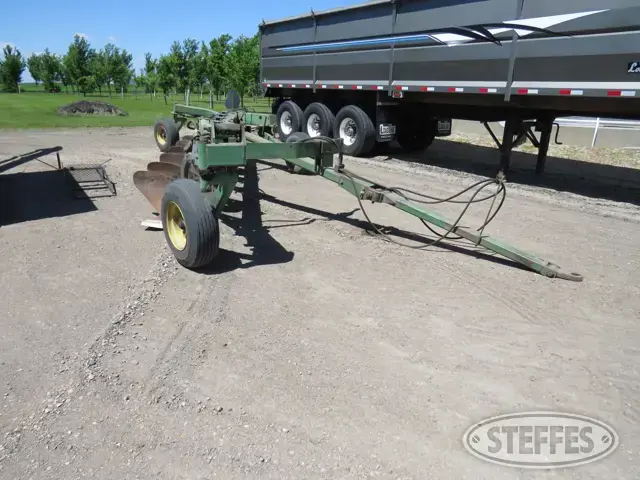 John Deere 3600