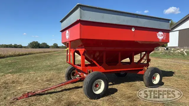 E-Z Flow gravity wagon