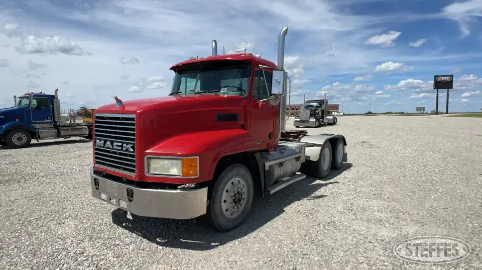 2000 Mack CH600 Conventional Truck without Sleeper