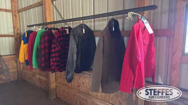 (8) Jackets & sweatshirts