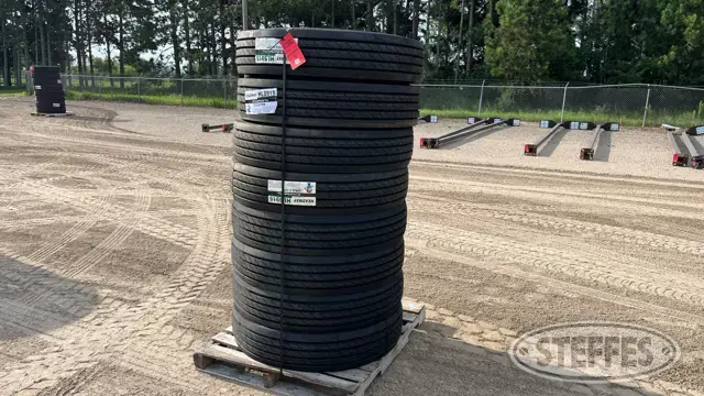 (8) Headway HLS 915 11R22.5 tires