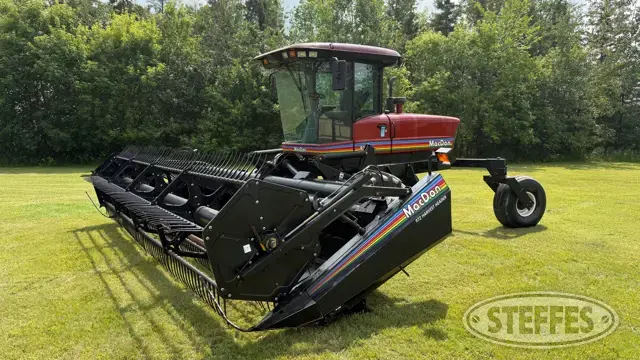 2006 MacDon 9352i Turbo