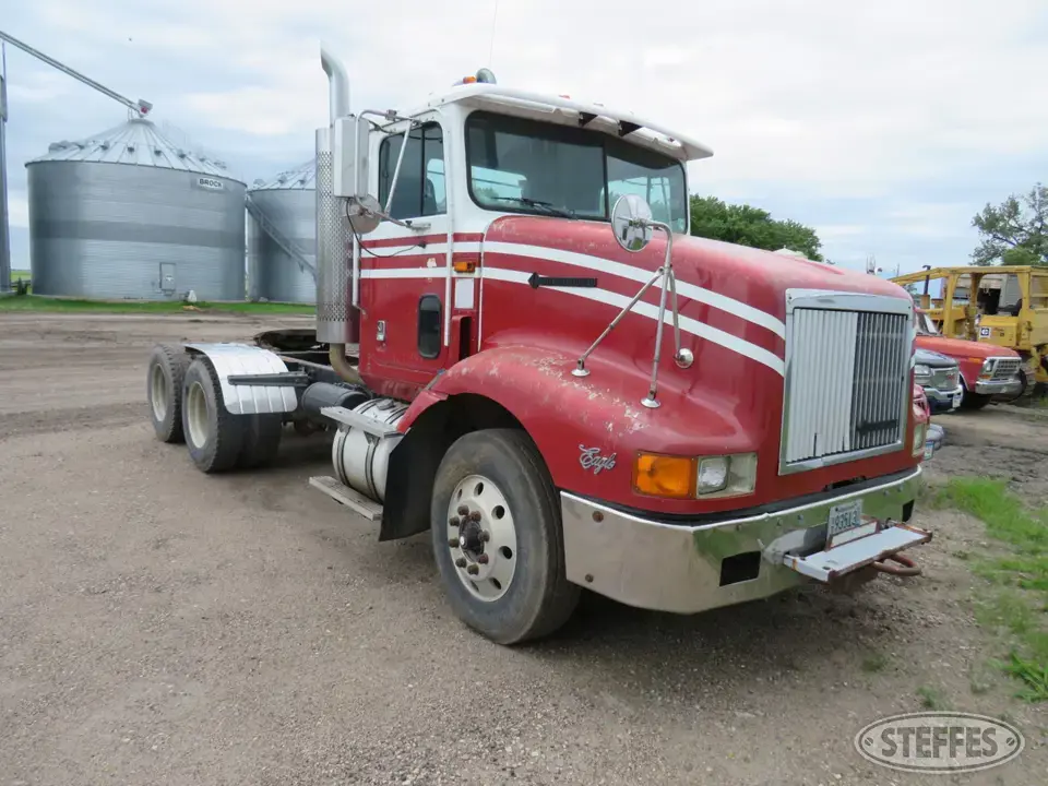 1995 International 9200 Eagle Conventional Truck without Sleeper