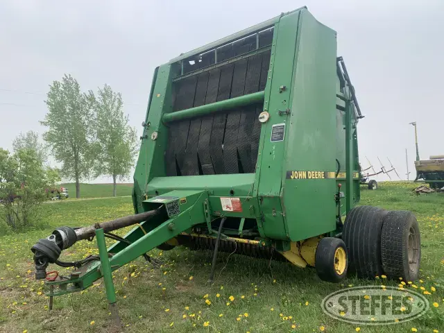 John Deere 535