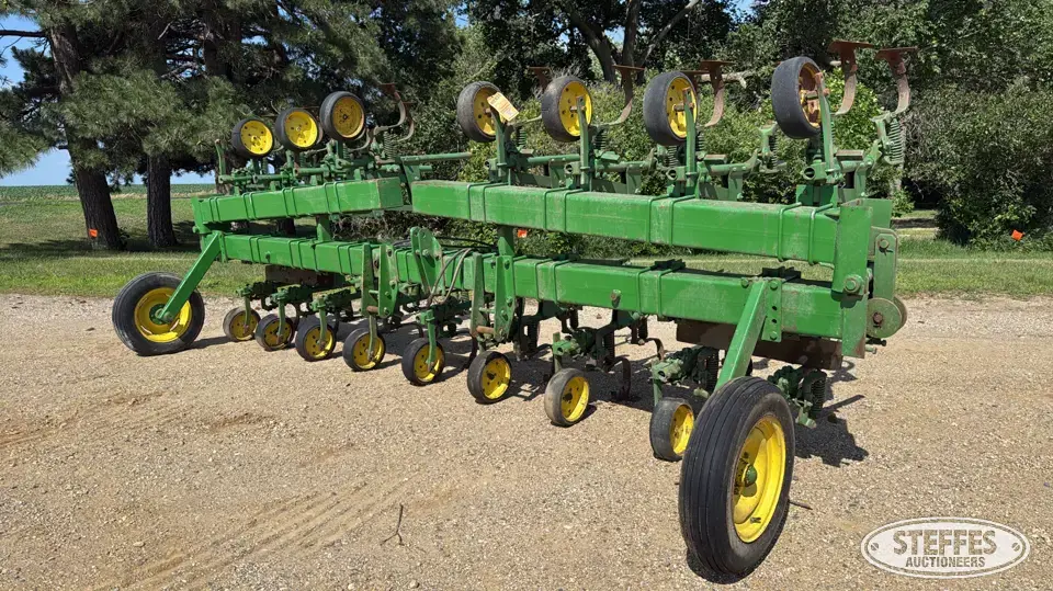 John Deere row crop cultivator