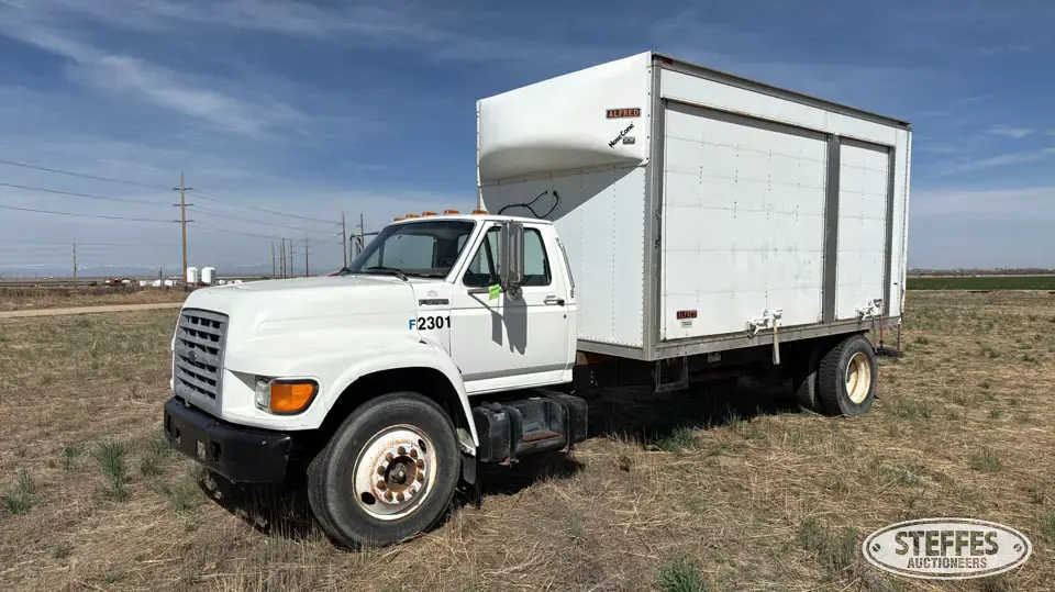 1998 Ford F-700 Single Axle Boxed Truck