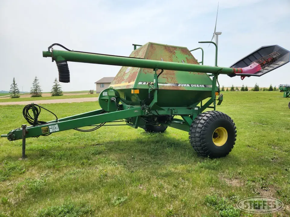 John Deere 777 Commodity Cart