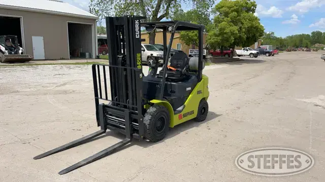 2023 Clark S25L