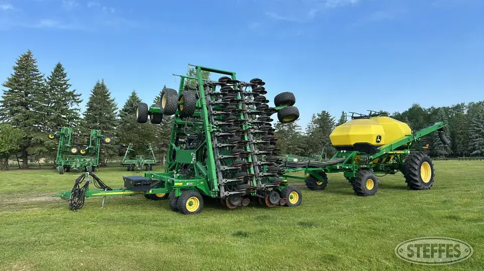 2010 John Deere 1890 Air Drills and Air Seeder