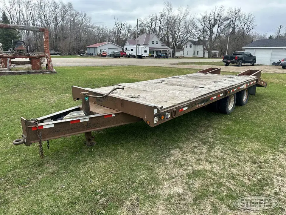 2000 Towmaster T-20 Flatbed Trailer
