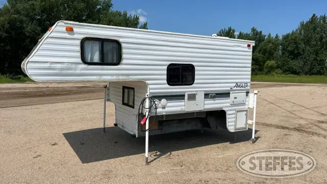 Fleetwood Angler 8B
