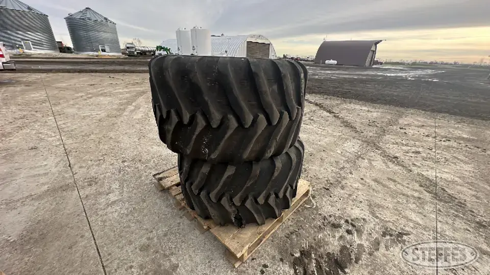 (2) Alliance 600/40R22.5 flotation tires Truck Tire