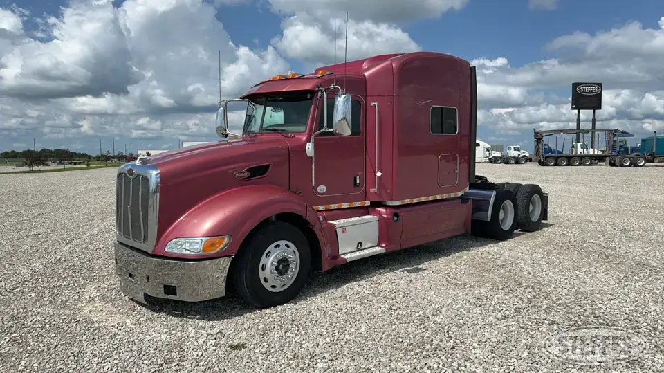 2013 Peterbilt 386 Conventional Truck with Sleeper