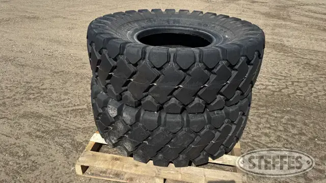 (2) Beaver 20.5-25 payloader tires