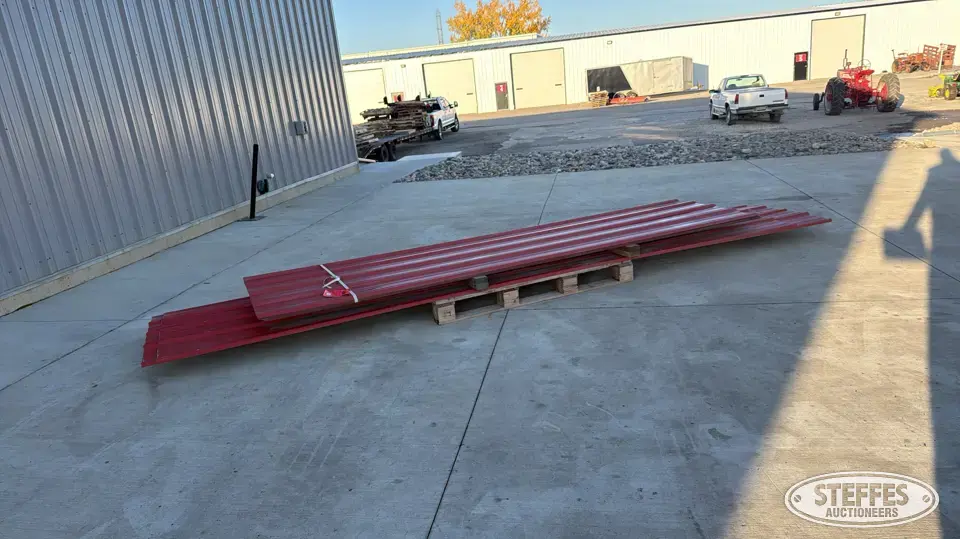 Approx. (26) steel siding sheets Concrete Related Item
