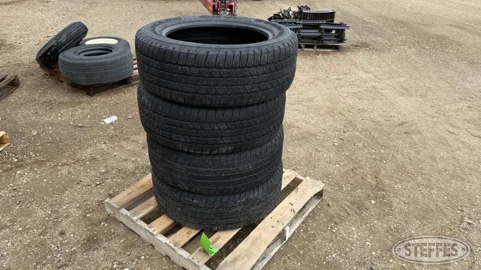 (4) Goodyear Wrangler SR-A P275/55R20 tires Passenger-Light Truck Tire