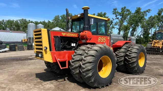 1980 Versatile 895