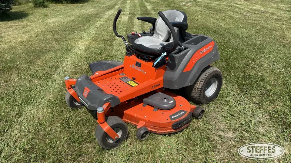 2022 Husqvarna Z254F Zero Turn Mower