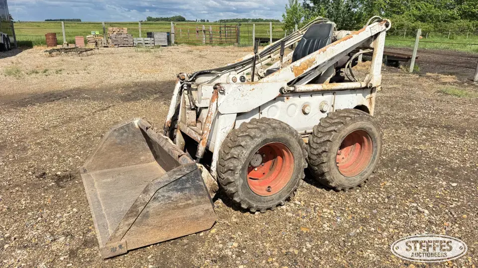 Melroe M-600 Wheeled Skid Steer