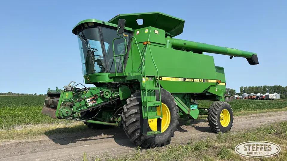1993 John Deere 9600 Combine