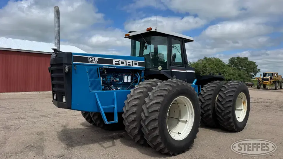 1990 Ford 946 4WD Tractor