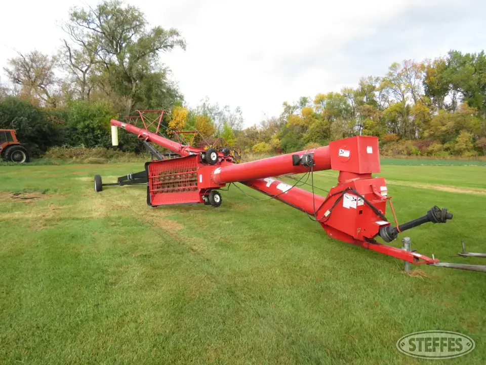 Wheatheart 1371 Swing Hopper Auger